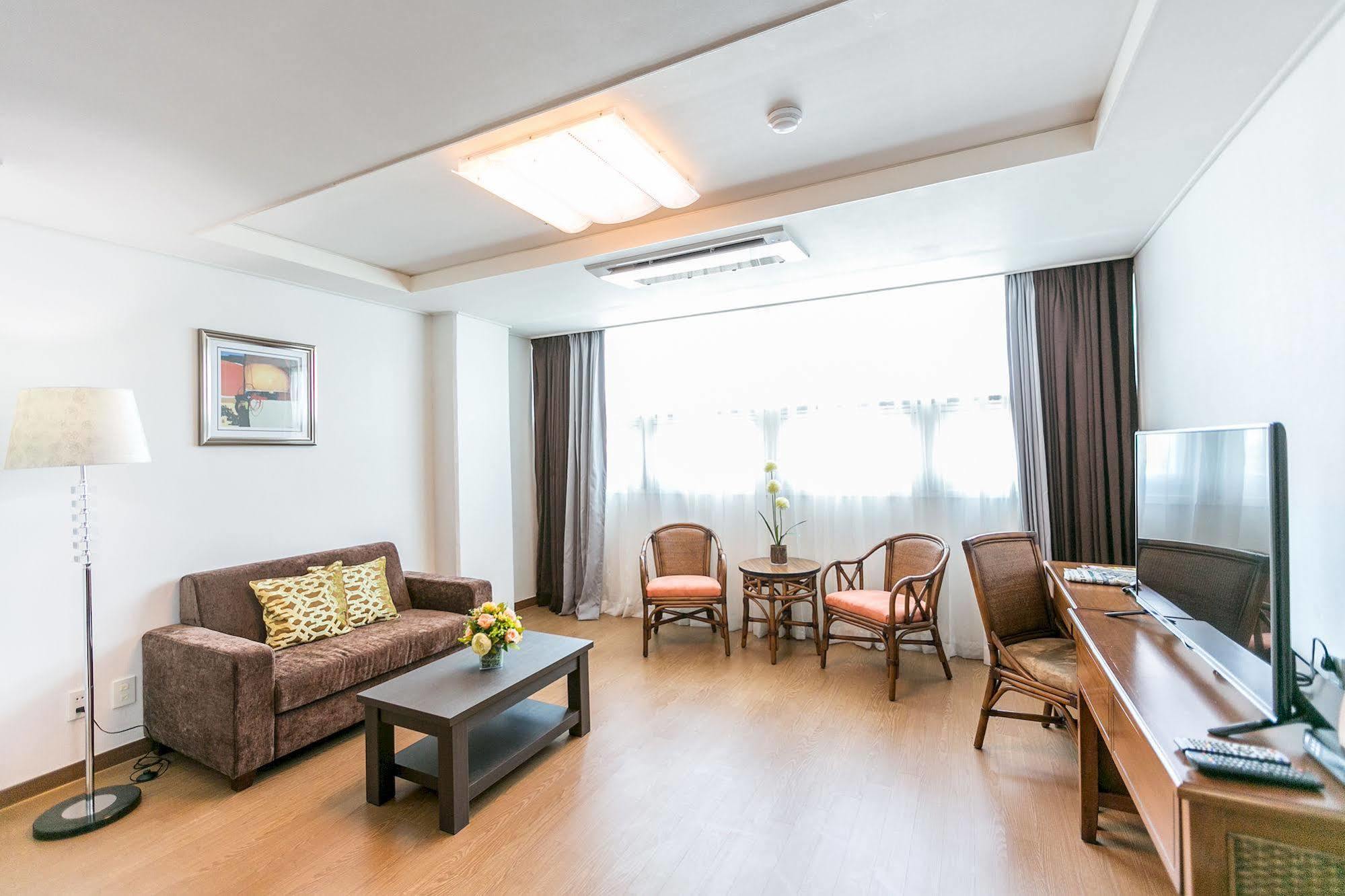 Xenia Hotel Clark Clark Field Extérieur photo
