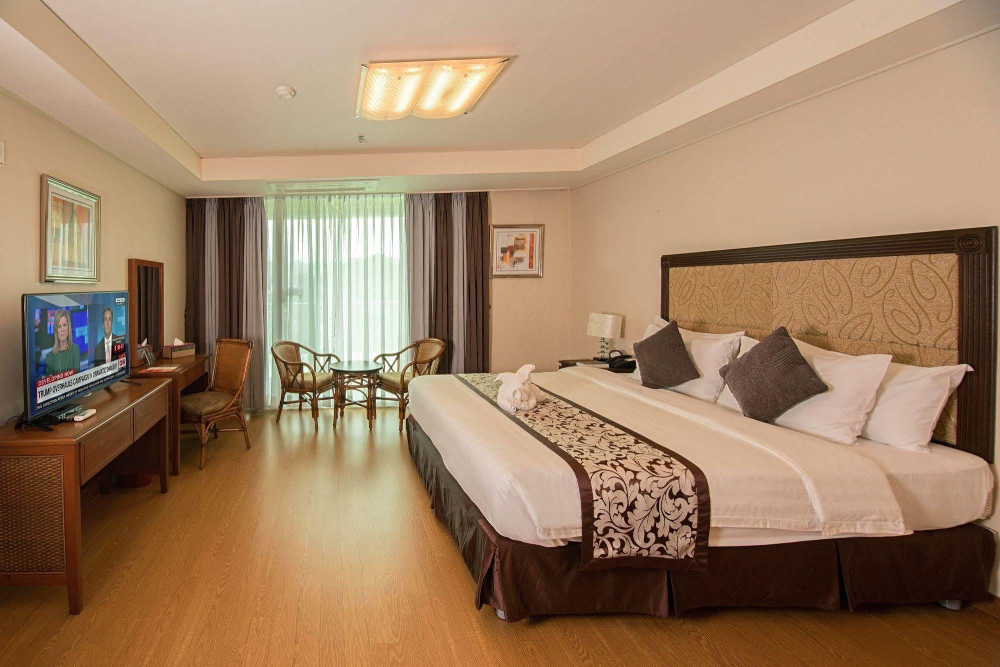 Xenia Hotel Clark Clark Field Extérieur photo