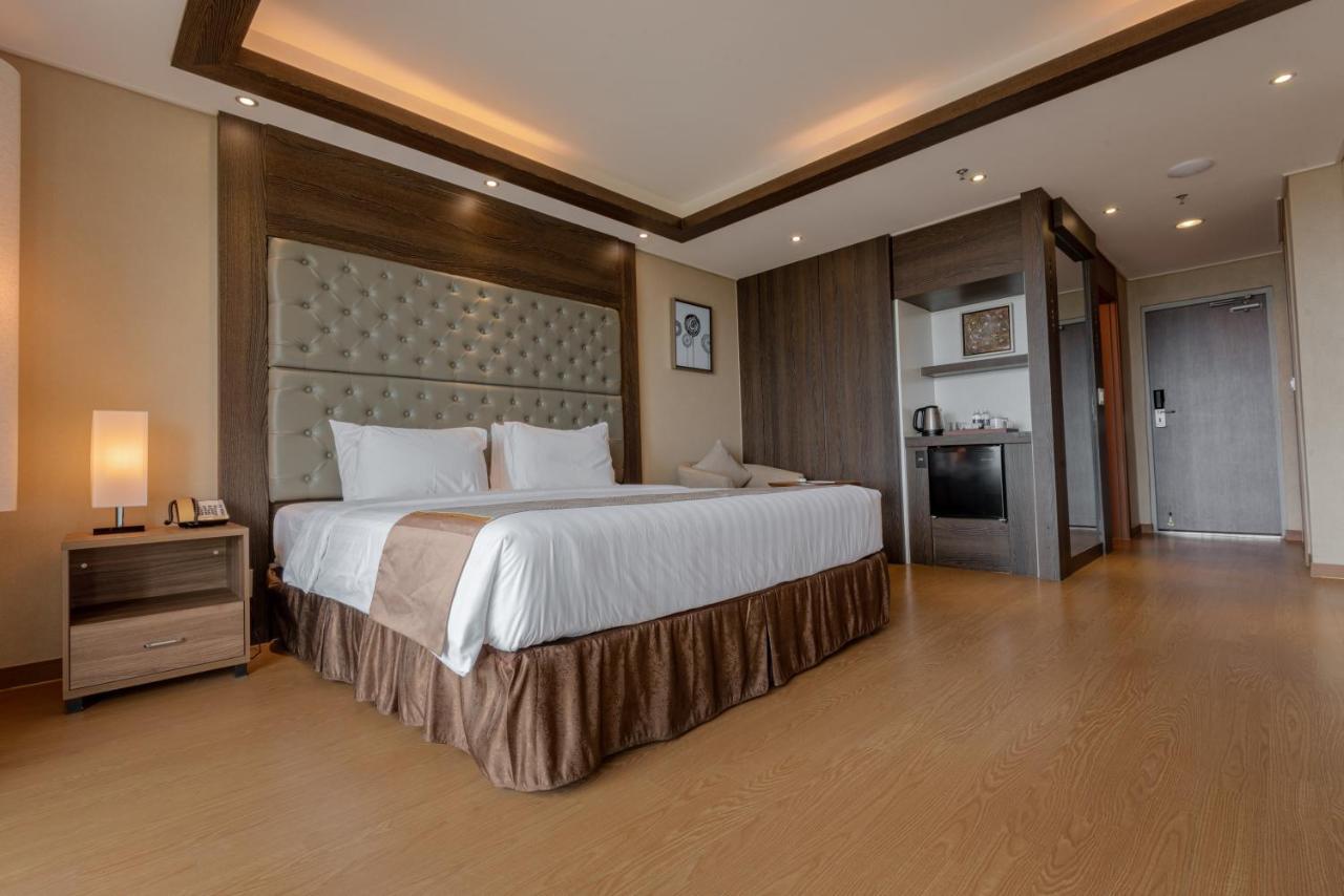 Xenia Hotel Clark Clark Field Extérieur photo