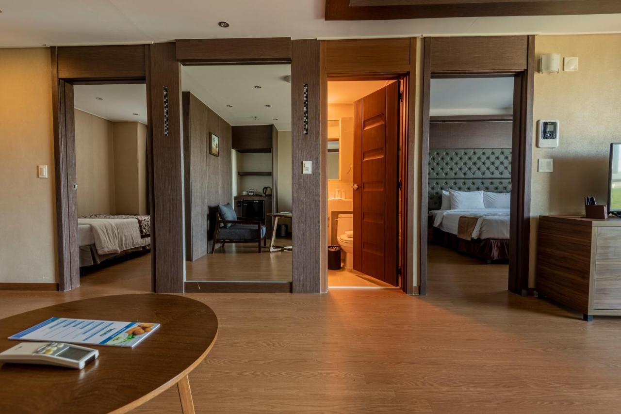 Xenia Hotel Clark Clark Field Extérieur photo